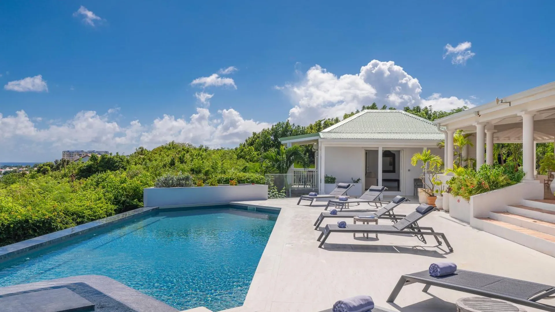 O Sun Vila Les Terres Basses Villa